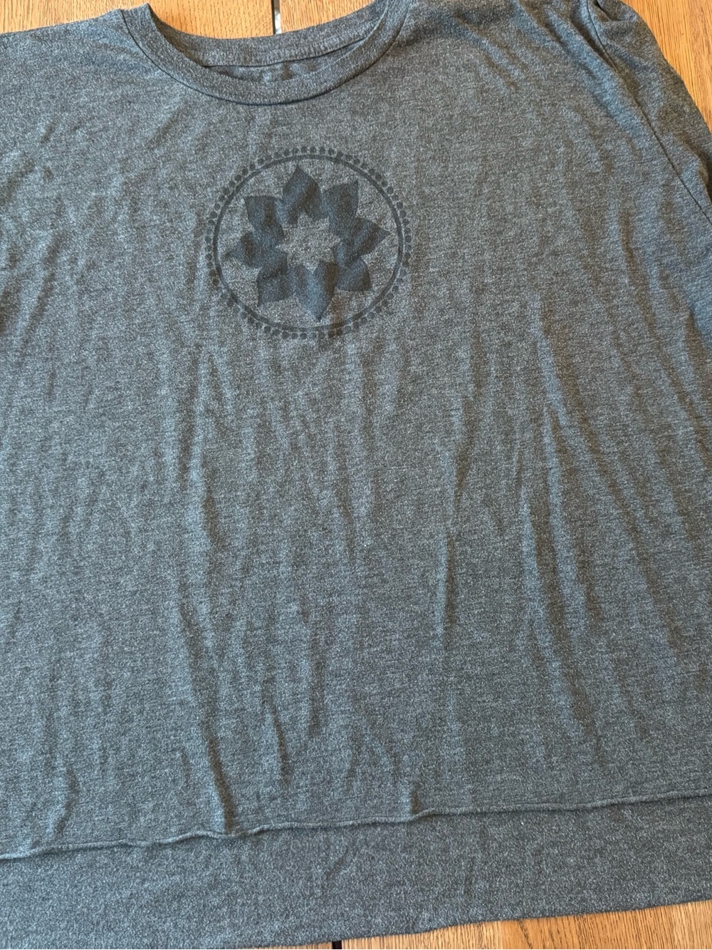 Club Pilates Women’s Short Sleeve Tee - Gray with Subtle Center Graphic